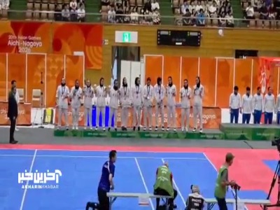 اهدای مدال طلای مسابقات کبدی توسط اورسجی، رئیس فدراسیون کبدی ایران و آسیا به تیم ملی هند