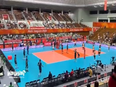 گرم کردن بازیکنان تیم ملی والیبال ایران پیش از دیدار با تایلند در بازیهای آسیایی