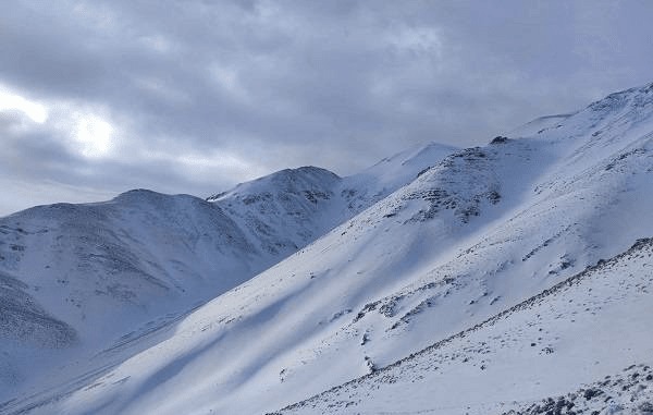 نخستین برف پاییزی طالقان را سفیدپوش کرد
