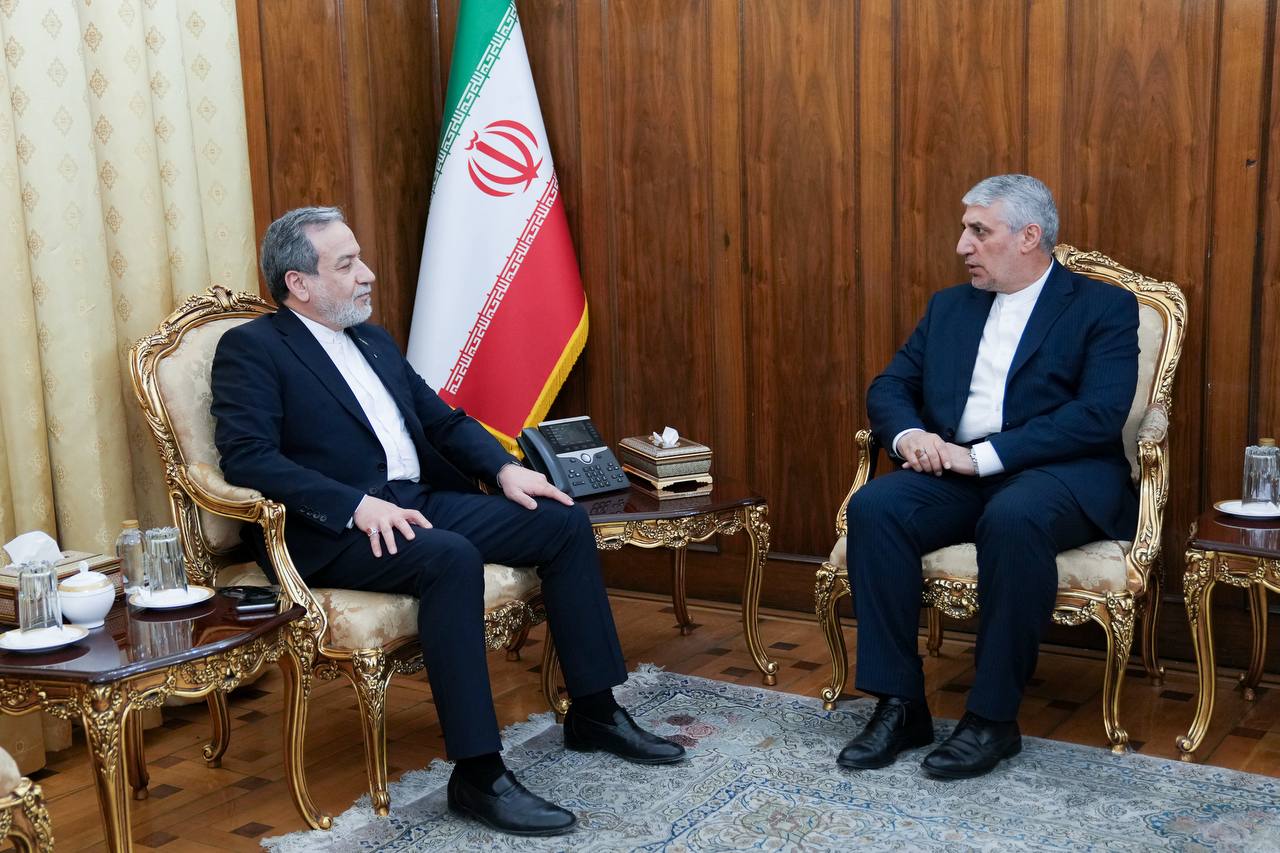 دیدار و گفتوگوی سفیر جمهوری اسلامی ایران در جمهوری آذربایجان با وزیر امور خارجه