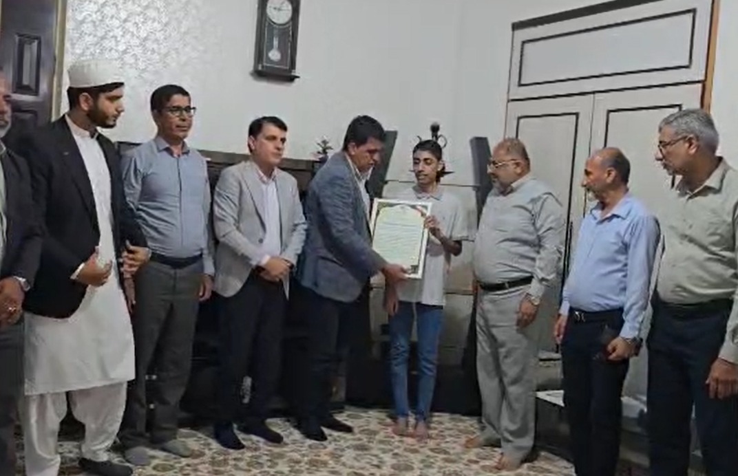 کسب رتبه دو رقمی کنکور تجربی توسط دانش‌آموز جاسکی