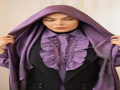 نحوه صحیح روسری بستن روی لباسهای پر نقش و نگار