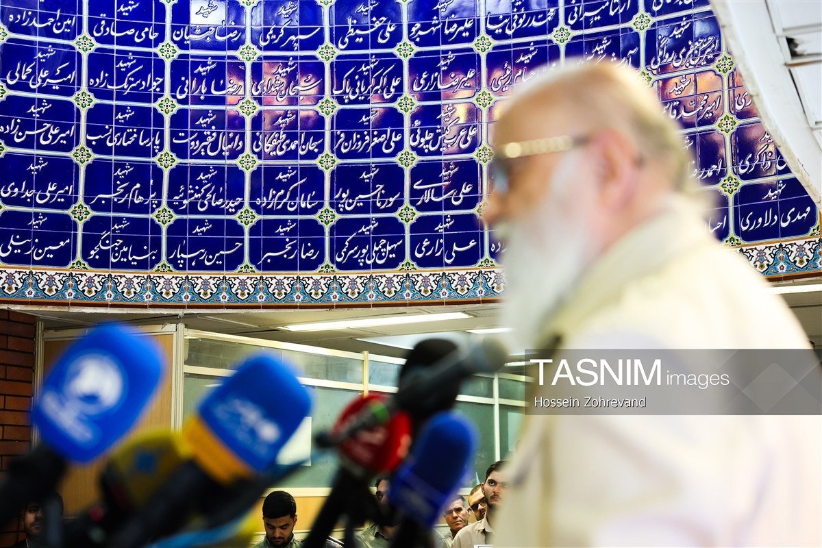 عکس/ رونمایی از یادمان شهدای دبستان شجره طیبه میناب