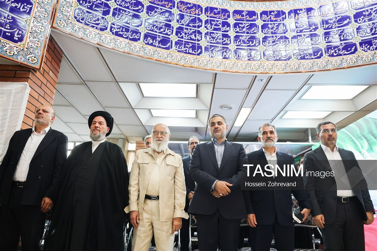 عکس/ رونمایی از یادمان شهدای دبستان شجره طیبه میناب