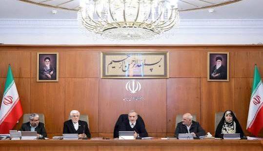 سرمقاله کیهان/ آینهای مقابل دولت