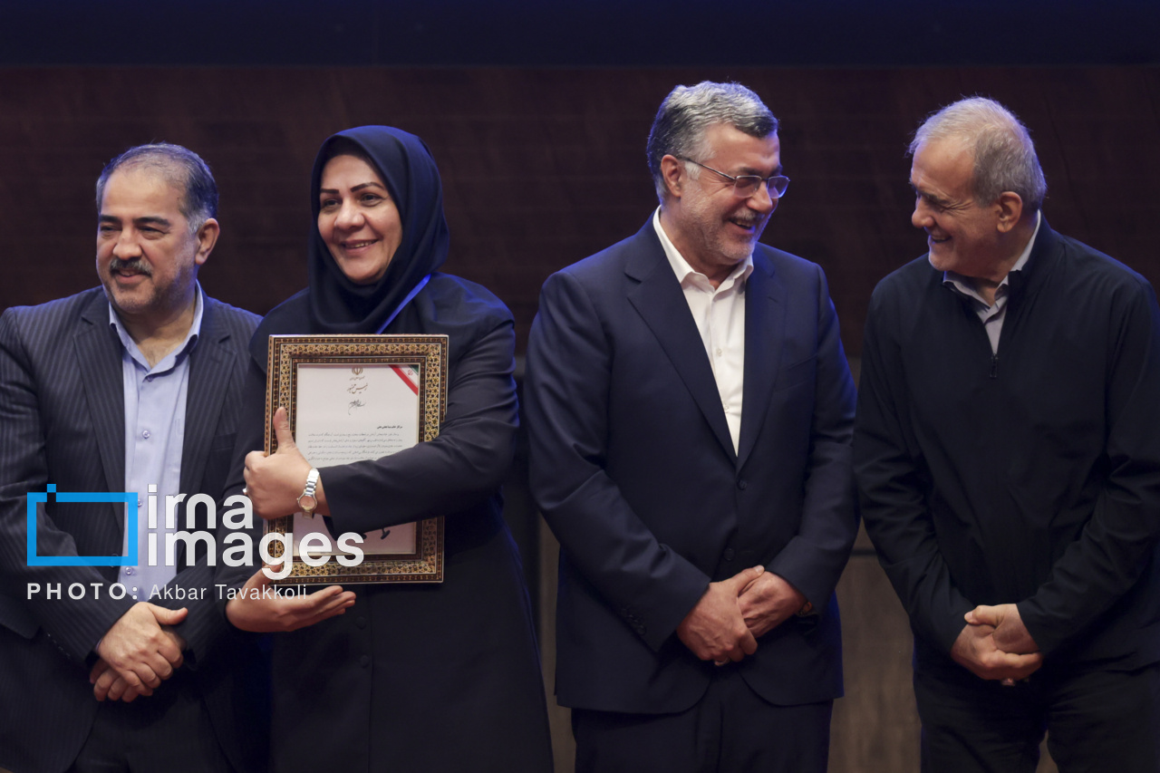 عکس/مراسم گرامیداشت روز پرستار با حضور رئیس جمهور