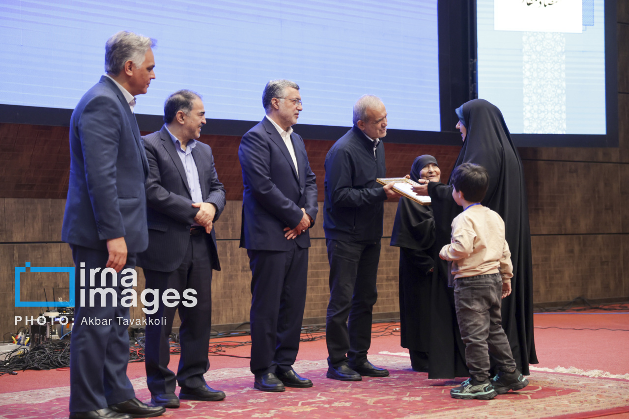 عکس/مراسم گرامیداشت روز پرستار با حضور رئیس جمهور