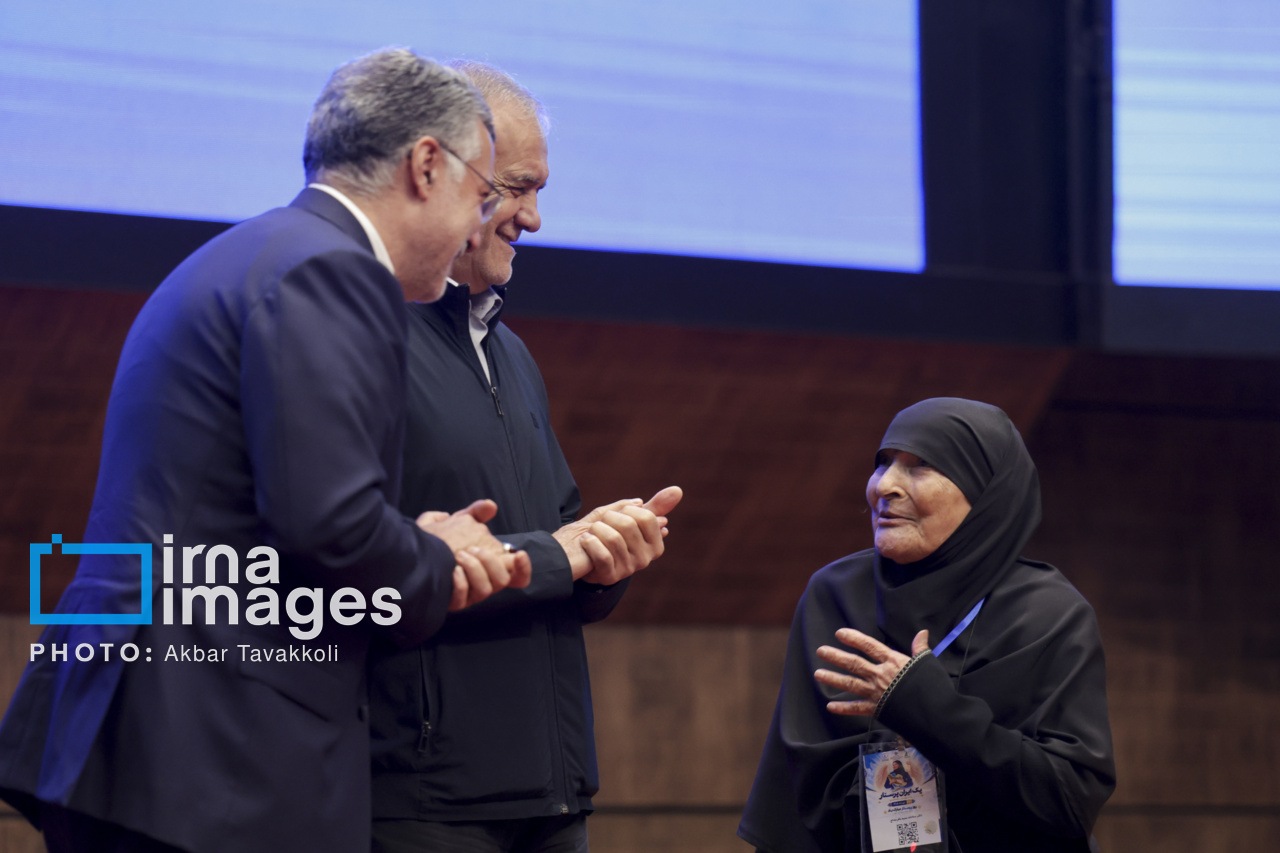 عکس/مراسم گرامیداشت روز پرستار با حضور رئیس جمهور