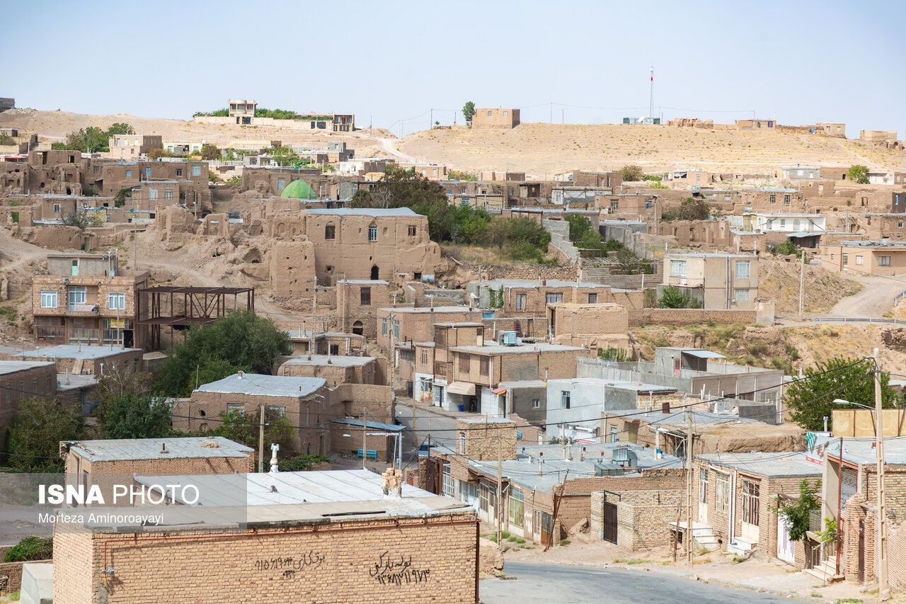 «برزنون» روستایی در دامنه کوه اردلان