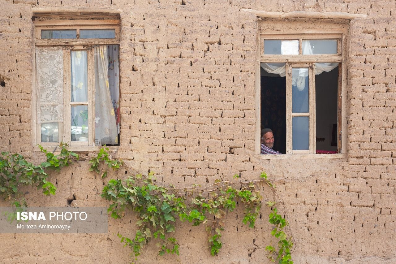«برزنون» روستایی در دامنه کوه اردلان