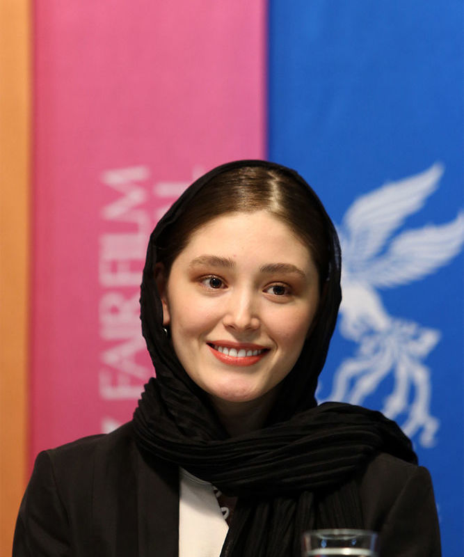 چهره ها/ گریم متفاوت فرشته حسینی برای تئاتر؛ چهرهای متفاوت از بازیگر سینما در قاب تازه