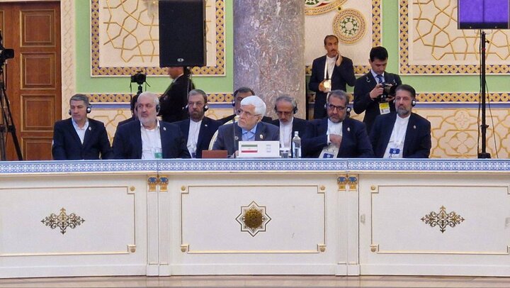 عارف: ایران همواره صلح را بر رویارویی ترجیح میدهد