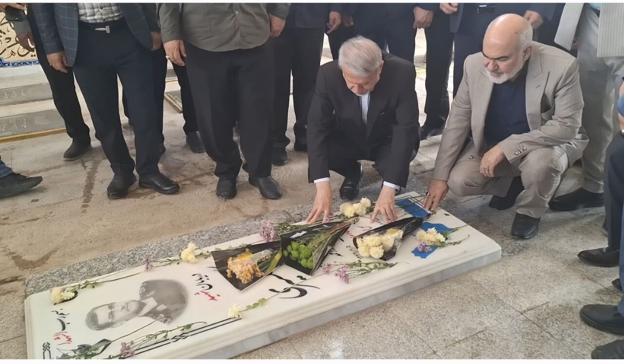وزیر میراث فرهنگی به مقام شامخ شهید تنگسیری ادای احترام کرد