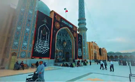 نصب کتیبههای عزا در مسجد مقدس جمکران به مناسبت ایام فاطمیه