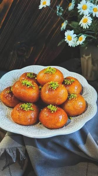 بسبوسه سرخ شده؛ دسر خوشمزه عربی