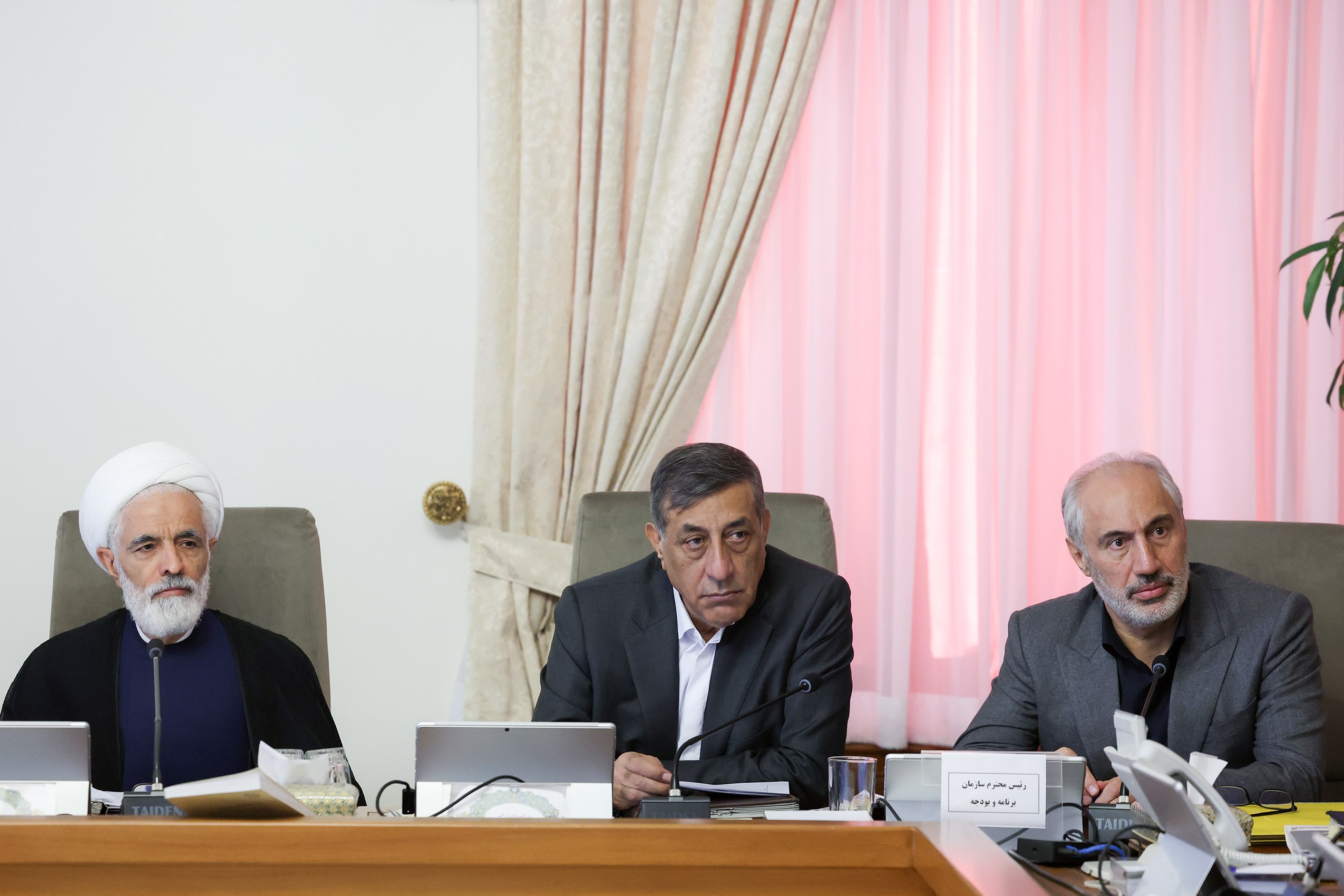 عکس/تصاویری از جلسه هیئت دولت با حضور رئیسجمهور