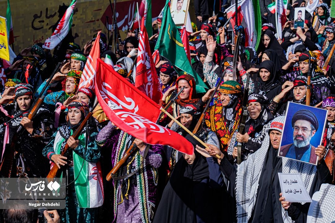 عکس/ رزمایش ۱۰۰ هزار نفری «جان فدای ایران» در لرستان
