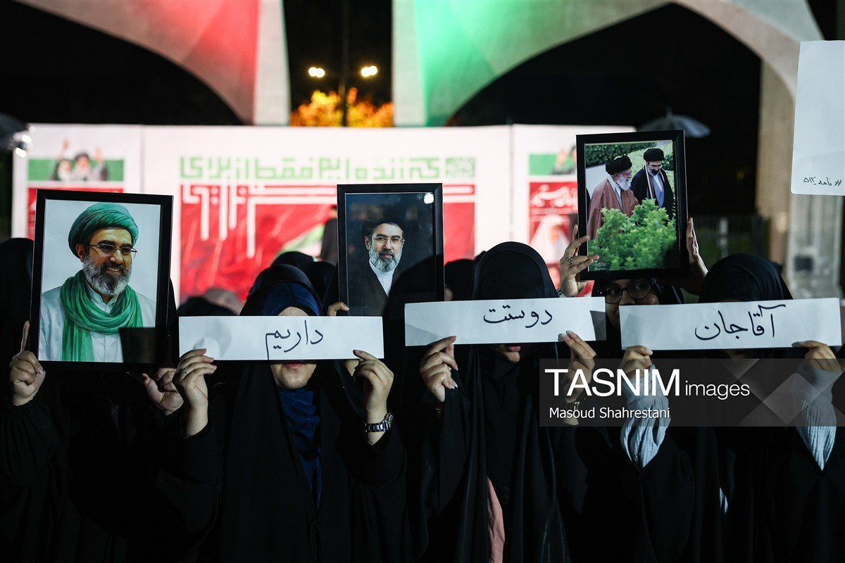 عکس/اجتماع دانشجویان همعهد در دانشگاه تهران