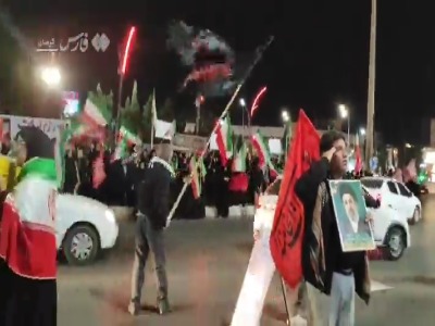 دلارهایی که در میدان آزادی کرمان سوختند