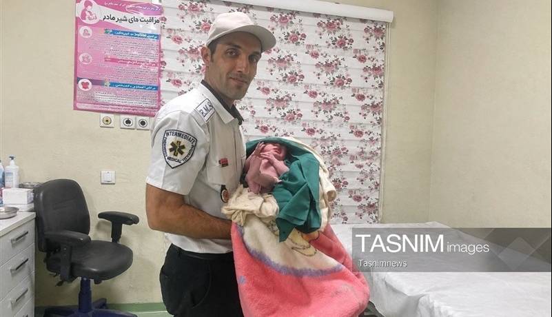 تولد نوزاد عجول در مسیر بیمارستان قیدار