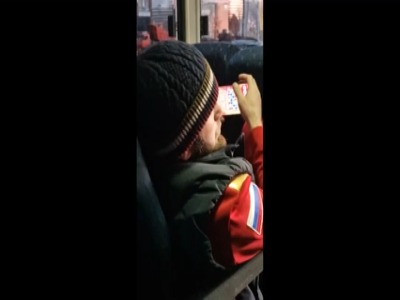 حریف احمد جوان؛ سرگرم بازی با گوشی ، پیش از فینال!