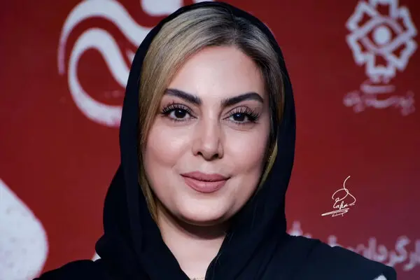 چهره ها/ چهره متفاوت نیلوفر شهیدی و دخترش با نقاشیهای فانتزی و رنگارنگ!